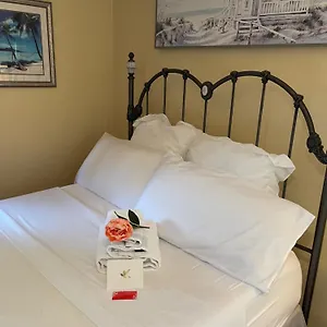 Cozy Near Airport & Highway Privatunterkunft